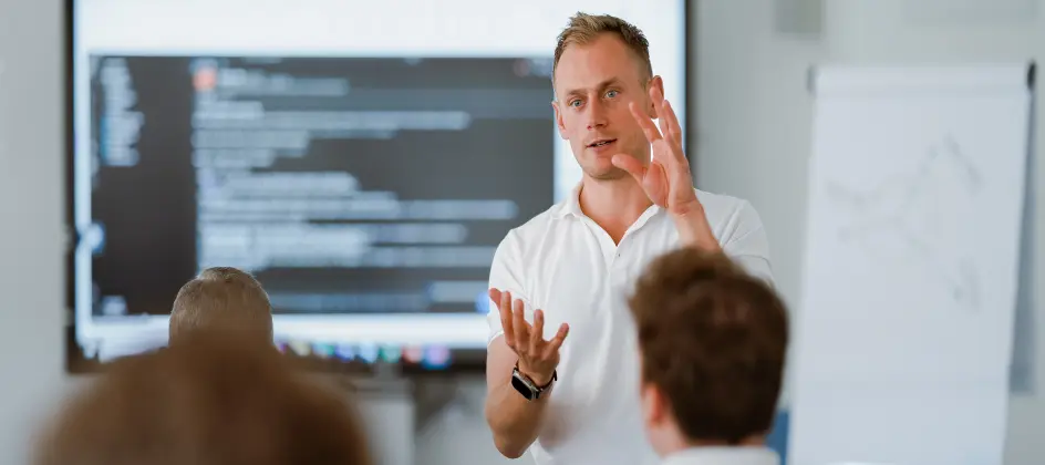 HHL startet AI Startup Builder